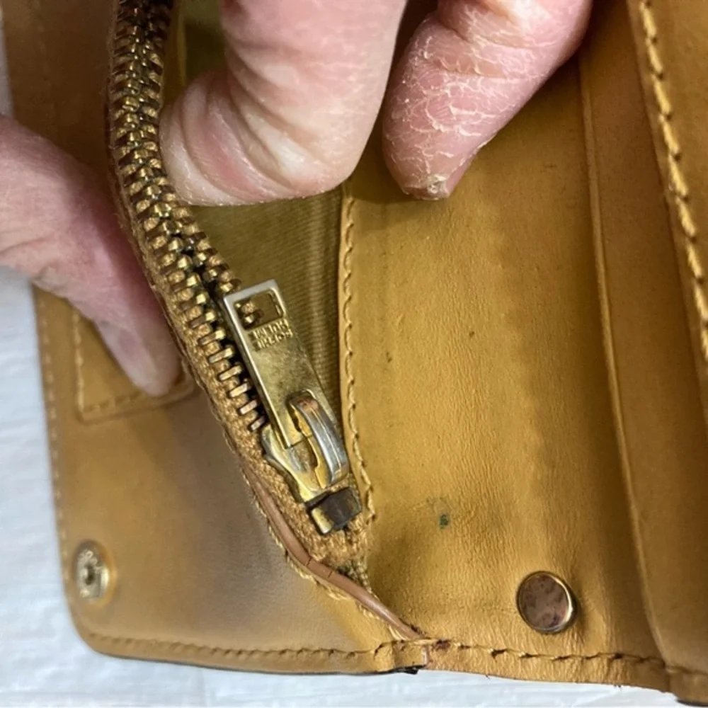 Sophia hulme black leather wallet